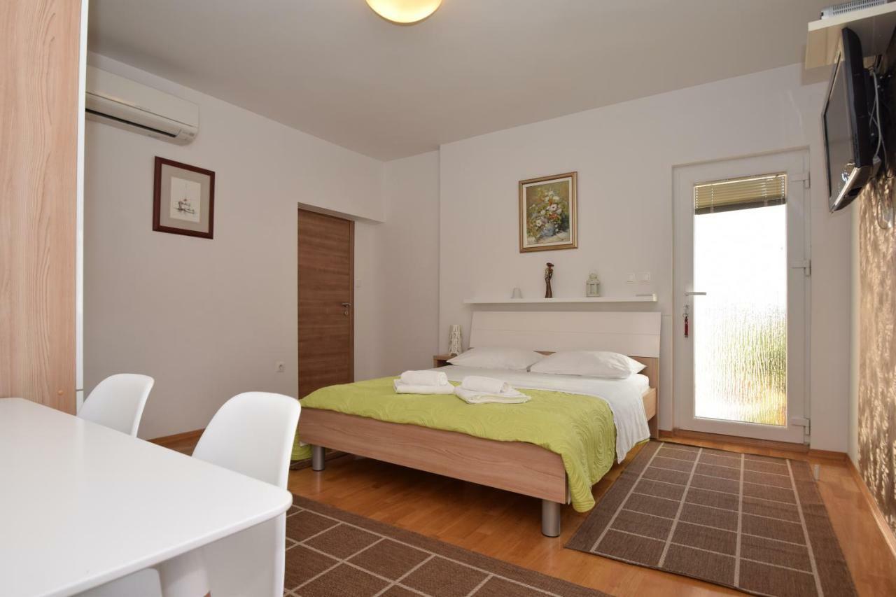 Apartment Smokrovic Stari Grad Kültér fotó